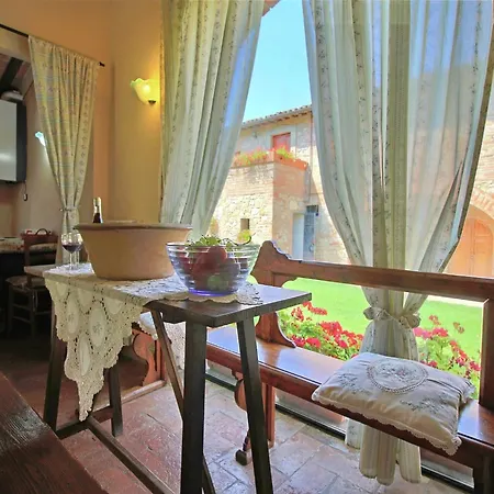 On Farm Amidst The Umbrian Hills Apartment *