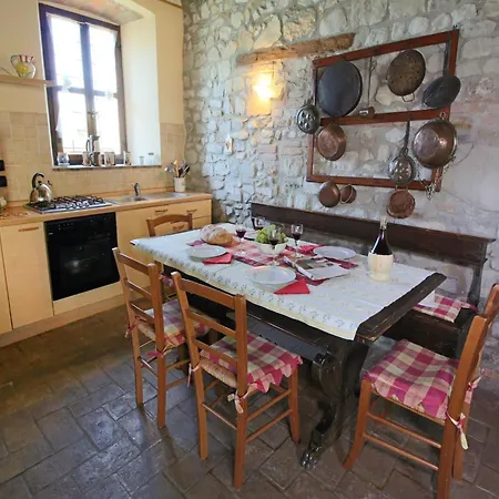 On Farm Amidst The Umbrian Hills Apartment