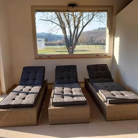 On Farm Amidst The Umbrian Hills Apartment *