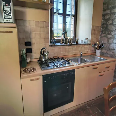 On Farm Amidst The Umbrian Hills Appartement