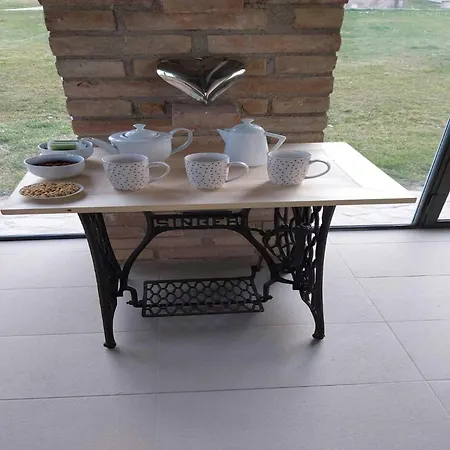 On Farm Amidst The Umbrian Hills Apartment