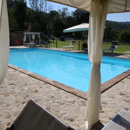 On Farm Amidst The Umbrian Hills Apartment *